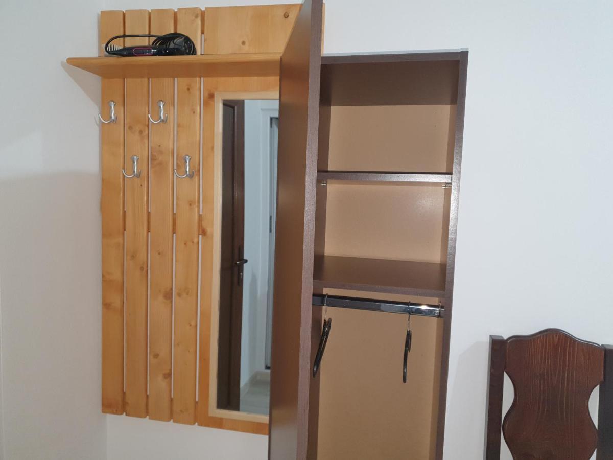 Pensiunea Ronicson Milostea Exteriör bild