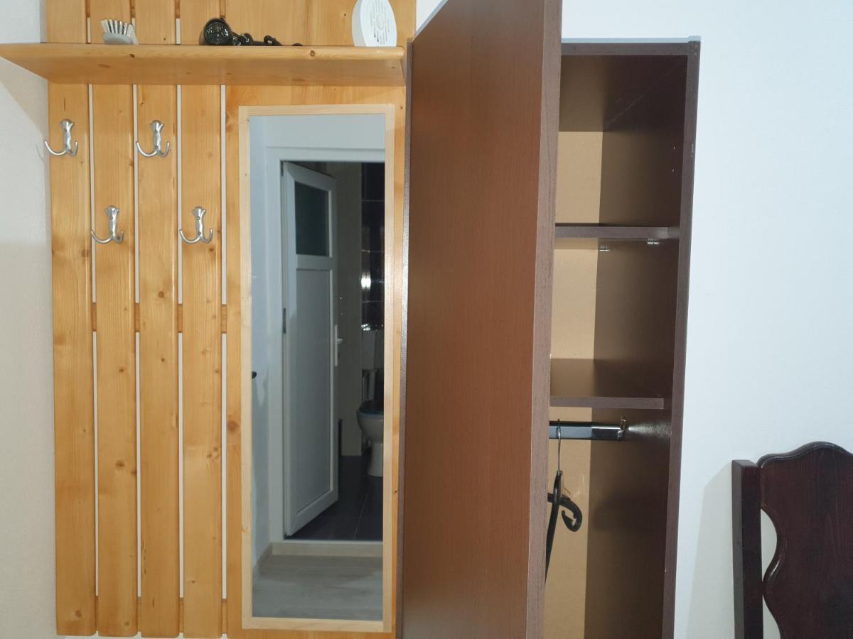 Pensiunea Ronicson Milostea Exteriör bild