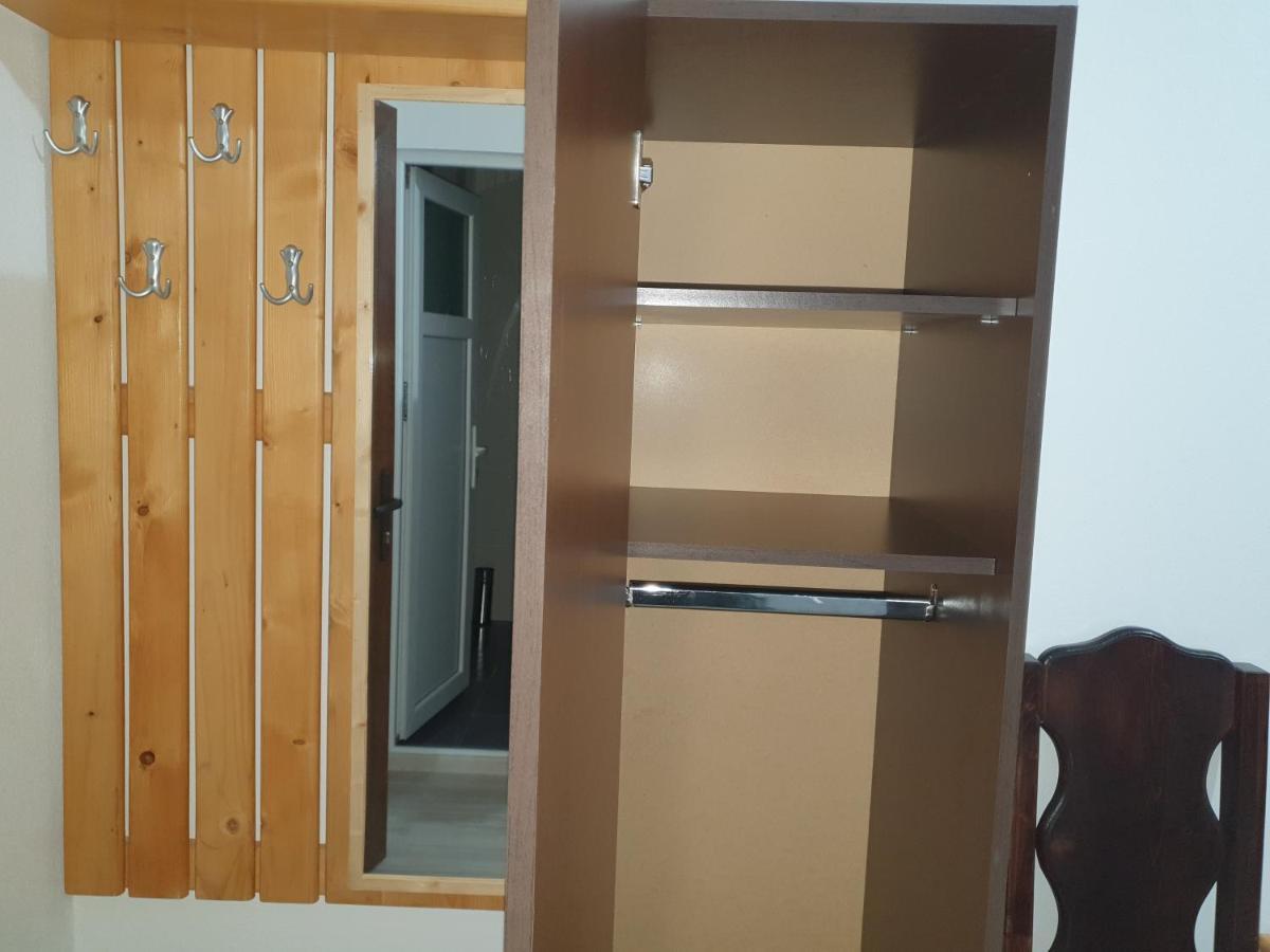 Pensiunea Ronicson Milostea Exteriör bild